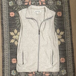 Amazon Essentials Light Gray Fleece Vest